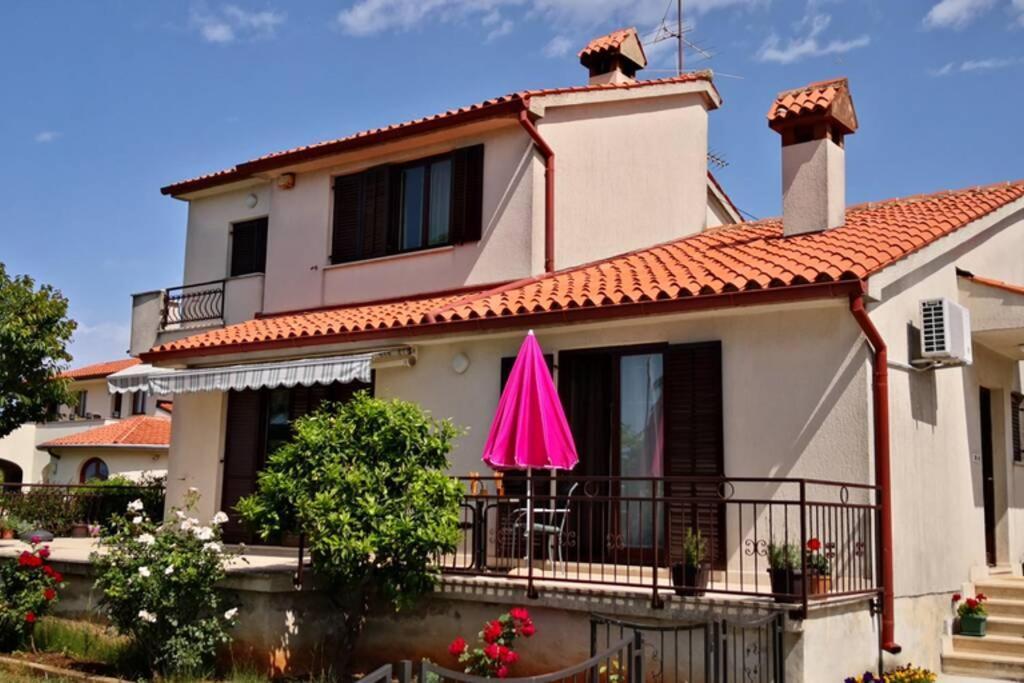 Apartment Vesna For 2, Free Parking And Wi-Fi Pula Exteriér fotografie