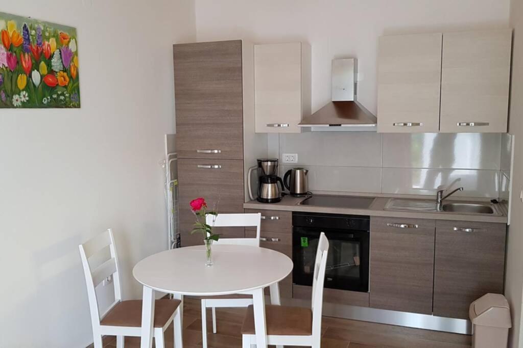 Apartment Vesna For 2, Free Parking And Wi-Fi Pula Exteriér fotografie