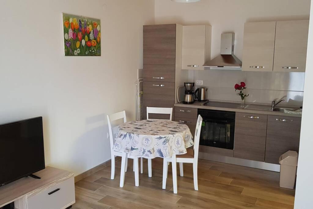 Apartment Vesna For 2, Free Parking And Wi-Fi Pula Exteriér fotografie