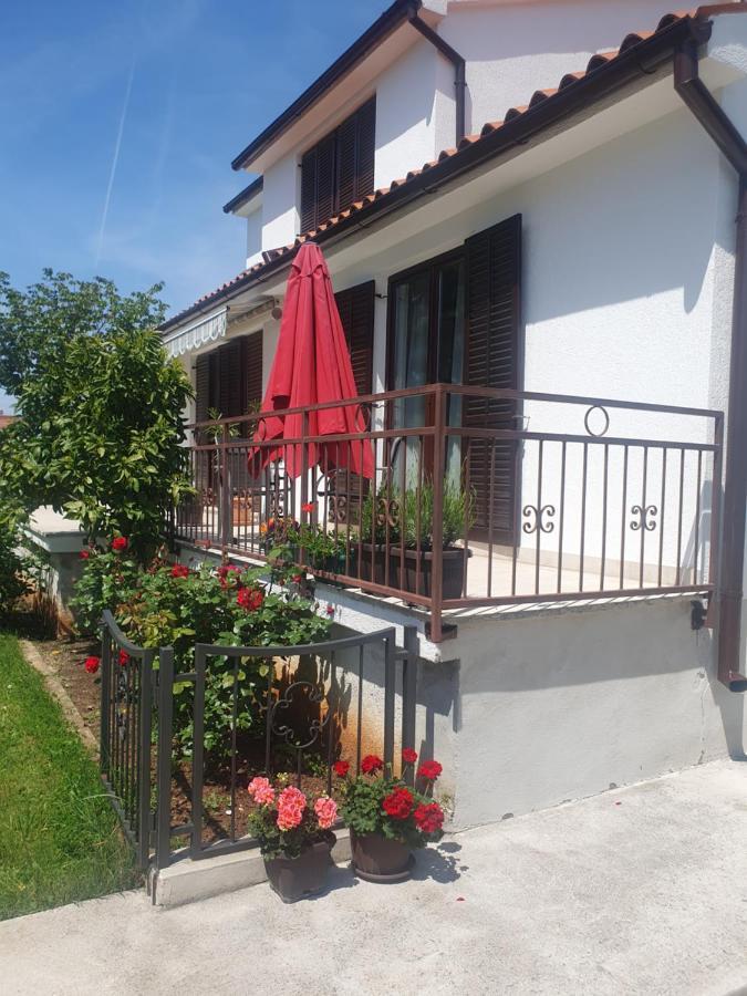 Apartment Vesna For 2, Free Parking And Wi-Fi Pula Exteriér fotografie